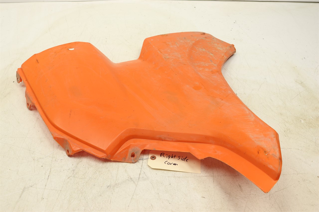 Honda Foreman 500 FM 16 Side Body Cover Right 83555-HR3-A20ZC