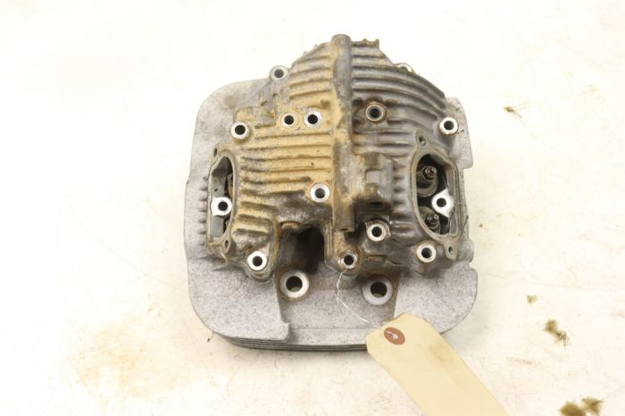 Suzuki Quad Runner LT 300 87 Engine Cylinder Head 11100