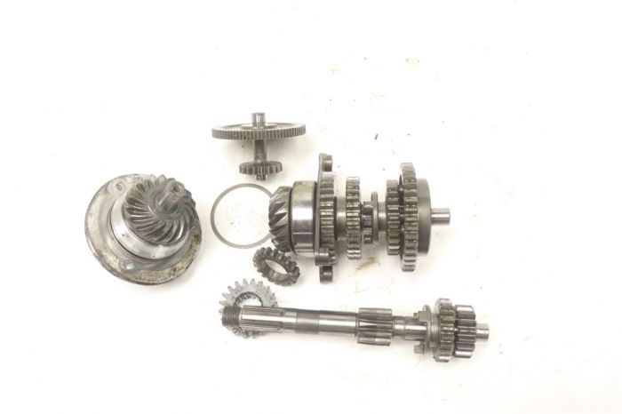 Yamaha Grizzly 80 06 Transmission Shaft Gear Engine Assembly 41888