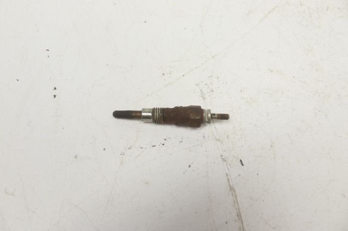 John Deere Gator XUV 850 D 07 Glow Plug MIU805954 #2 48832