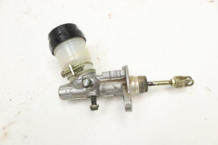 Kawasaki Mule 3010 Trans 05 Brake Master Cylinder 43015-1682