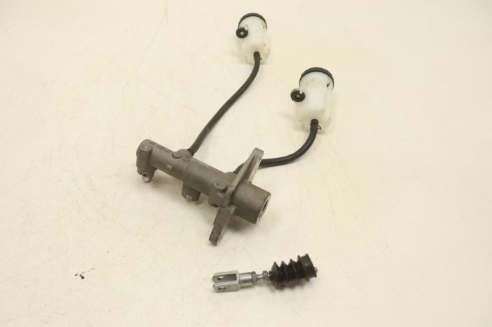 Can-Am Maverick R XRS 77 24 Brake Master Cylinder 705601927