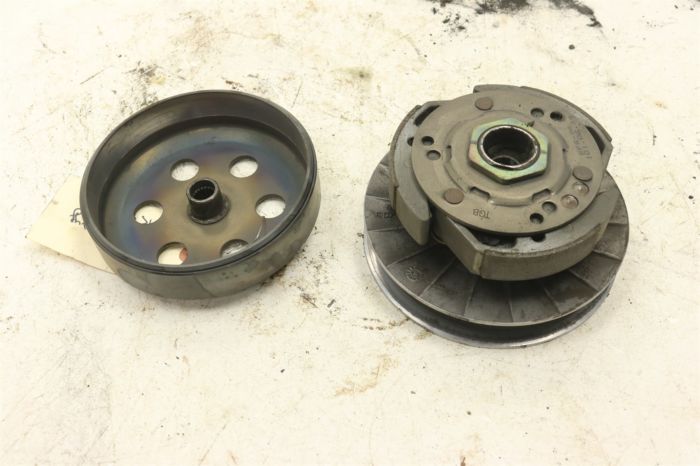 Yamaha Grizzly 300 2x4 12 Driven Secondary Clutch PARTS 1SC-E7660