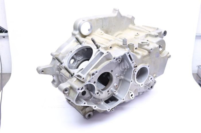 Yamaha Engine Cases Crankcase 4WV-15100-12-00 - Power Sports